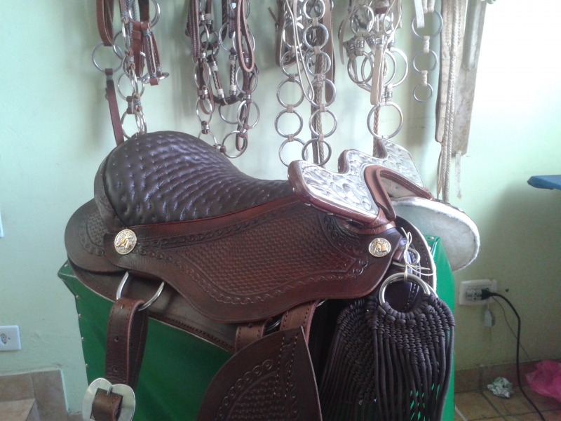 sellier-ST SAUVEUR SUR TINEE-min_saddlery-614193